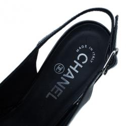 Pre Owned صندل شانيل أسود لامع بفتحة أمامية للأصبع وفتحة خلفية للكعب مقاس 38