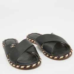 مملوكة مسبقًا Chanel Black Leather CC Braided Slide Flats Size 38