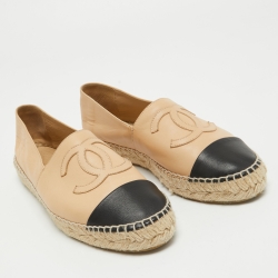 مملوكة مسبقًا Chanel Beige/Black Leather CC Espadrille Flats Size 38