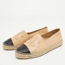 مملوكة مسبقًا Chanel Beige/Black Leather CC Espadrille Flats Size 38
