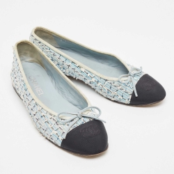 Pre Owned Chanel Blue/Black Canvas and Lurex Fabric CC Ballet Flats Size 38.5