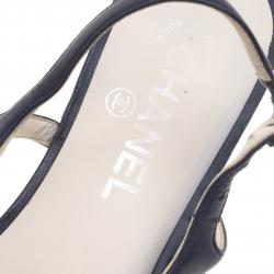 مملوكة مسبقًا Chanel Black Leather Camellia Thong Sandals Size 39.5