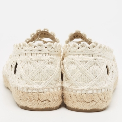 مملوكة مسبقًا Chanel White/Black Laser Cut Raffia and CC Canvas Espadrille Flats Size 38