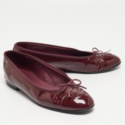 Pre Owned Chanel Burgundy Patent Leather CC Bow Ballet Flats Size 41 
