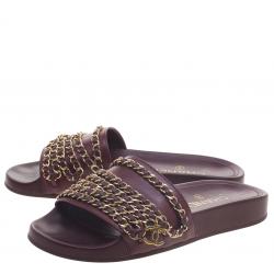 مملوكة مسبقًا صندل سلايد شانيل تروبيكونيك جلد عنابي بسلسلة مقاس 37