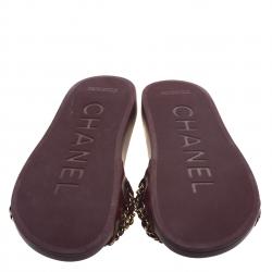 مملوكة مسبقًا صندل سلايد شانيل تروبيكونيك جلد عنابي بسلسلة مقاس 37