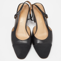 مملوكة مسبقًا Chanel Black Leather and Canvas CC Cap Toe Slingback Sandals Size 37.5