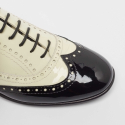 Chanel Black/White Patent Interlocking Logo Oxfords Size 38.5