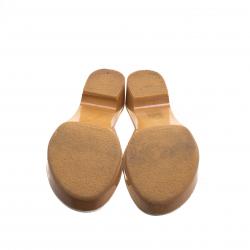 مملوكة مسبقًا Chanel Cream Quilted Leather CC Thong Sandals Size 38