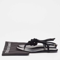 Pre Owned Chanel Black Velvet Camellia Thong Flats Size 38
