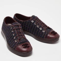Pre Owned Chanel Burgundy Tweed and Leather CC Cap Toe Low Top Sneakers Size 37.5