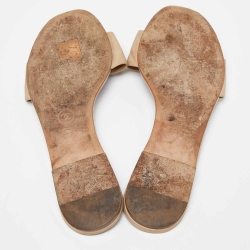 Pre Owned Chanel Beige/Black Leather CC Camellia Flat Slides Size 38.5