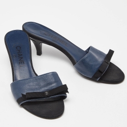 Pre Owned Chanel Blue Leather Bow CC Slide Sandals Size 37.5