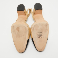 مملوكة مسبقًا Chanel Beige/Black CC Cap Toe Slingback Pumps Size 39