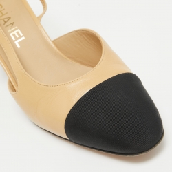 مملوكة مسبقًا Chanel Beige/Black CC Cap Toe Slingback Pumps Size 39