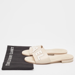 مملوكة مسبقًا Chanel Cream Leather Logo Flat Slides Size 38.5