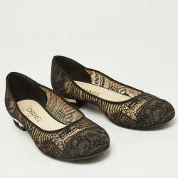Pre Owned Chanel Black Lace and Suede Pearl Embellished CC Ballet Flats Size 38