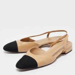 مملوكة مسبقًا Chanel Beige/Black Leather and Canvas Cap Toe Slingback Flat Sandals Size 36.5