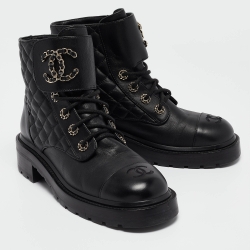Chanel Black Quilted Leather CC Cap Toe Chain Link Logo Combat Boots Size 39