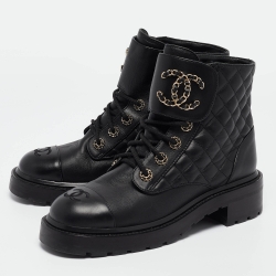 Chanel Black Quilted Leather CC Cap Toe Chain Link Logo Combat Boots Size 39