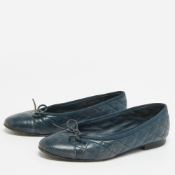 مملوكة مسبقًا Chanel Blue Leather CC Cap Toe Ballet  Flats Size 38.5