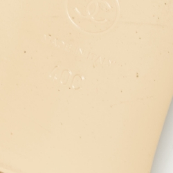 مملوكة مسبقًا Chanel Beige Leather CC Turnlock Flat Slide Size 40