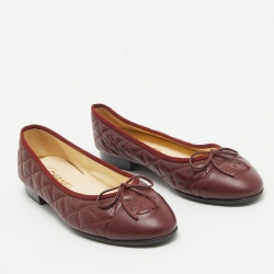Pre Owned Chanel Burgundy Leather CC Ballet Flats Size 37