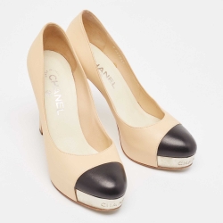 Pre Owned Chanel Beige/Black Leather Platform Pumps Size 37.5 