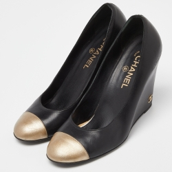 Pre Owned Chanel Black/Gold Leather CC Cap Tote Wedge Pumps Size 40
