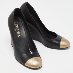 Pre Owned Chanel Black/Gold Leather CC Cap Tote Wedge Pumps Size 40