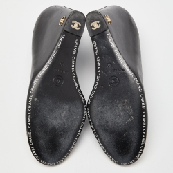 Pre Owned Chanel Black/Gold Leather CC Cap Tote Wedge Pumps Size 40