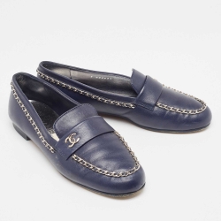 Pre Owned Chanel Navy Blue Leather CC Chain Link Detail Loafers Size 39