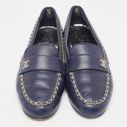 Pre Owned Chanel Navy Blue Leather CC Chain Link Detail Loafers Size 39