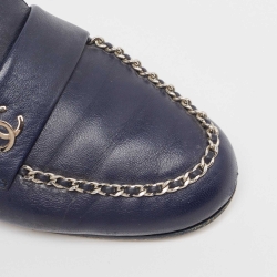 Pre Owned Chanel Navy Blue Leather CC Chain Link Detail Loafers Size 39