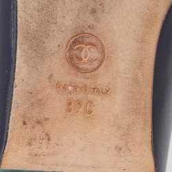 Pre Owned Chanel Navy Blue Leather CC Chain Link Detail Loafers Size 39