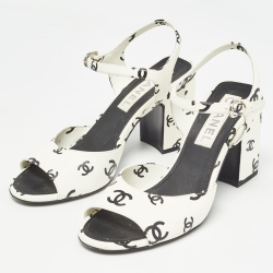 Pre Owned Chanel White Cream/Black Leather Ankle Strap Sandals Size 38.5