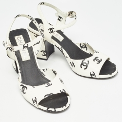 Pre Owned Chanel White Cream/Black Leather Ankle Strap Sandals Size 38.5