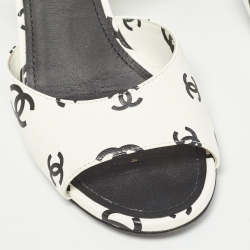 Pre Owned Chanel White Cream/Black Leather Ankle Strap Sandals Size 38.5
