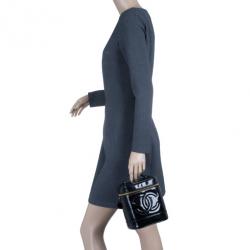 مملوكة مسبقًا حقيبة شد شانيل فانيتي جلد لامع أسود