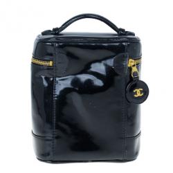 مملوكة مسبقًا حقيبة شد شانيل فانيتي جلد لامع أسود