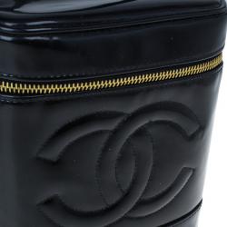 مملوكة مسبقًا حقيبة شد شانيل فانيتي جلد لامع أسود