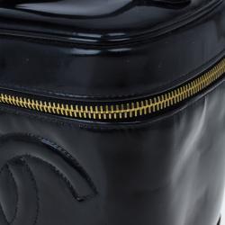 مملوكة مسبقًا حقيبة شد شانيل فانيتي جلد لامع أسود