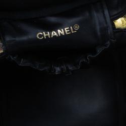 مملوكة مسبقًا حقيبة شد شانيل فانيتي جلد لامع أسود