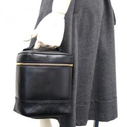 مملوكة مسبقًا Chanel Black Caviar Vanity Bag