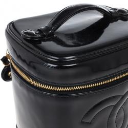 مملوكة مسبقًا Chanel Black Patent Leather Vanity Bag