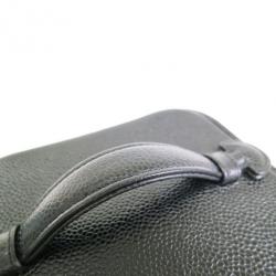 مملوكة مسبقًا Chanel Black Caviar Cosmetic Vanity Bag