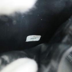 Pre Owned Chanel Black Caviar Cosmetic Vanity Bag