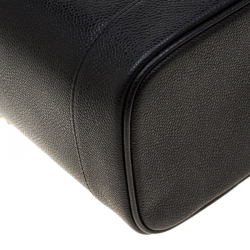 Pre Owned Chanel Black Caviar Leather Cosmetic Vanity Bag