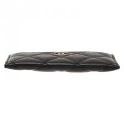 مملوكة مسبقًا Chanel Black Quilted Lambskin Classic Card Holder