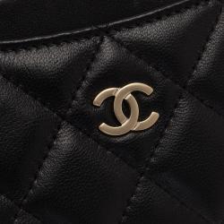 مملوكة مسبقًا Chanel Black Quilted Lambskin Classic Card Holder